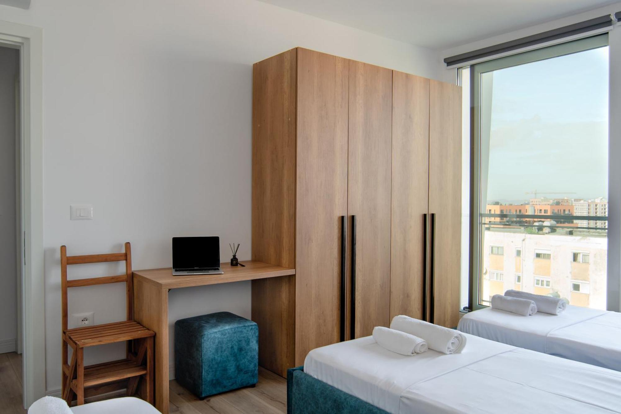Urban Serenity City Skyline View Apartment 1 Tirana Kültér fotó